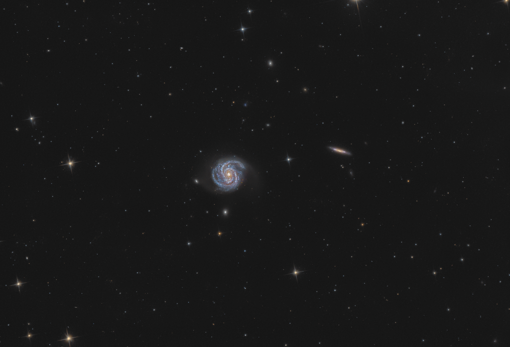 Galassia M100 e galassia NGC 4312. Sky-Watcher 200/800 f4 con ASI 294 e Optolong L-pro. 240 minuti con pose di 90 secondi, dark e flat.