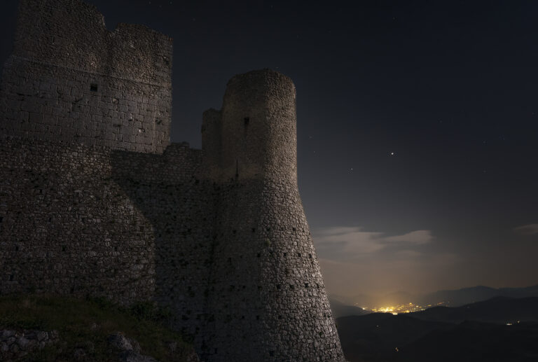 Paesaggistica Notturna a Rocca Calascio Rocca Calascio abruzzo nightscape nightscapes via lattea paesaggistina notturna pano milky way