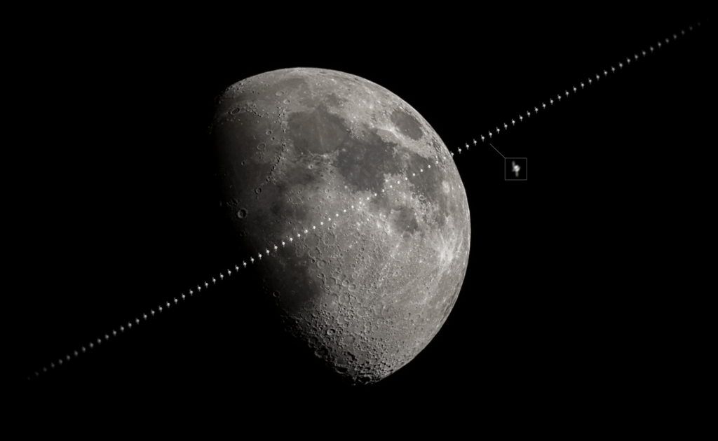 Luna con passaggio della Stazione Spaziale Internazionale ISS in occasione della prima spedizione umana con SpaceX Dragon nikon d750 celestron evolution 6