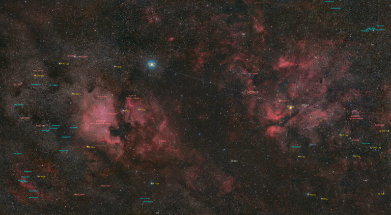Il Cigno, nebulosa Nord America NGC 7000, Nebulosa Pellicano IC 5070, Nebulosa Crescente NGC 6888, NGC 6914, mosaico con Askar ACL200 APO 50mm F/4.0 e ZWO ASI 2400 MC Pro Astrofotografia a largo campo sul Cigno