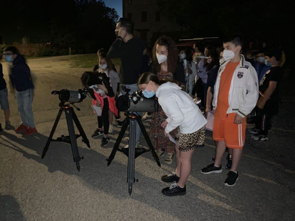 Astronomia e telescopi alla scuola Santa Dorotea di Casalgrande