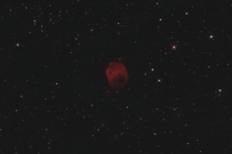 Astrofotografia sulla nebulosa planetaria PK 38+2-1 o YM 16 Nebulosa Planetaria Planetary Nebula PK 38+2.1 o 038+02.1 (YM16) bicolor HOO con Sky-Watcher 300/1200 f/4, ZWO ASI 294MM, Antlia Ha 3nm, OIII 3.5nm.