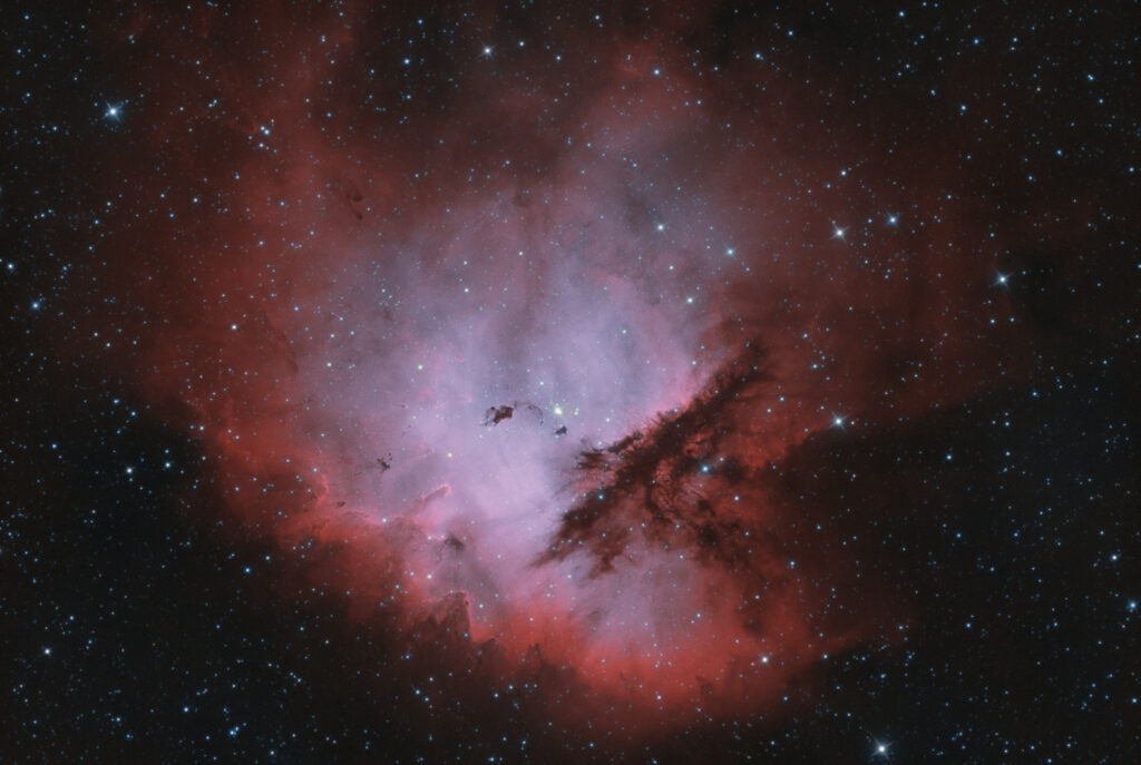 Nebulosa Pacman NGC 281 (IC 11, Sh 2-184) in Bicolor HOO acquisita con Sky-Watcher 300 f/4 su EQ8R-Pro con ASI 294MM e filtri Optolong in ultra banda stretta da 3nm Ha, OIII