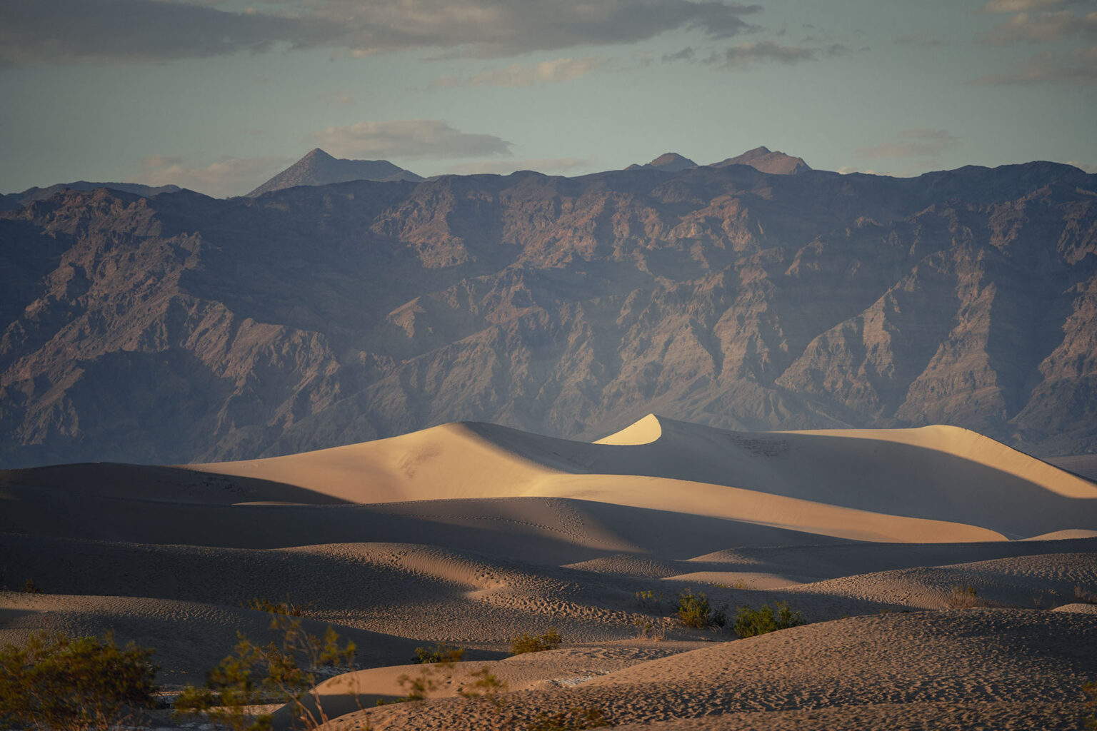 Deserto e dune di sabbia nella Death Valley parchi americani e route 66
