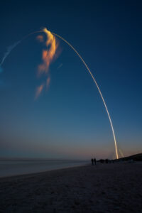 Ho fotografato un Falcon Heavy di SpaceX a Cape Canaveral, Florida, razzo, fotografare il decollo, time lapse, rientro dei booster, boosters, Falcon 9, fotografia a lunga posa, Sony, NASA, spiaggia di Playalinda beach