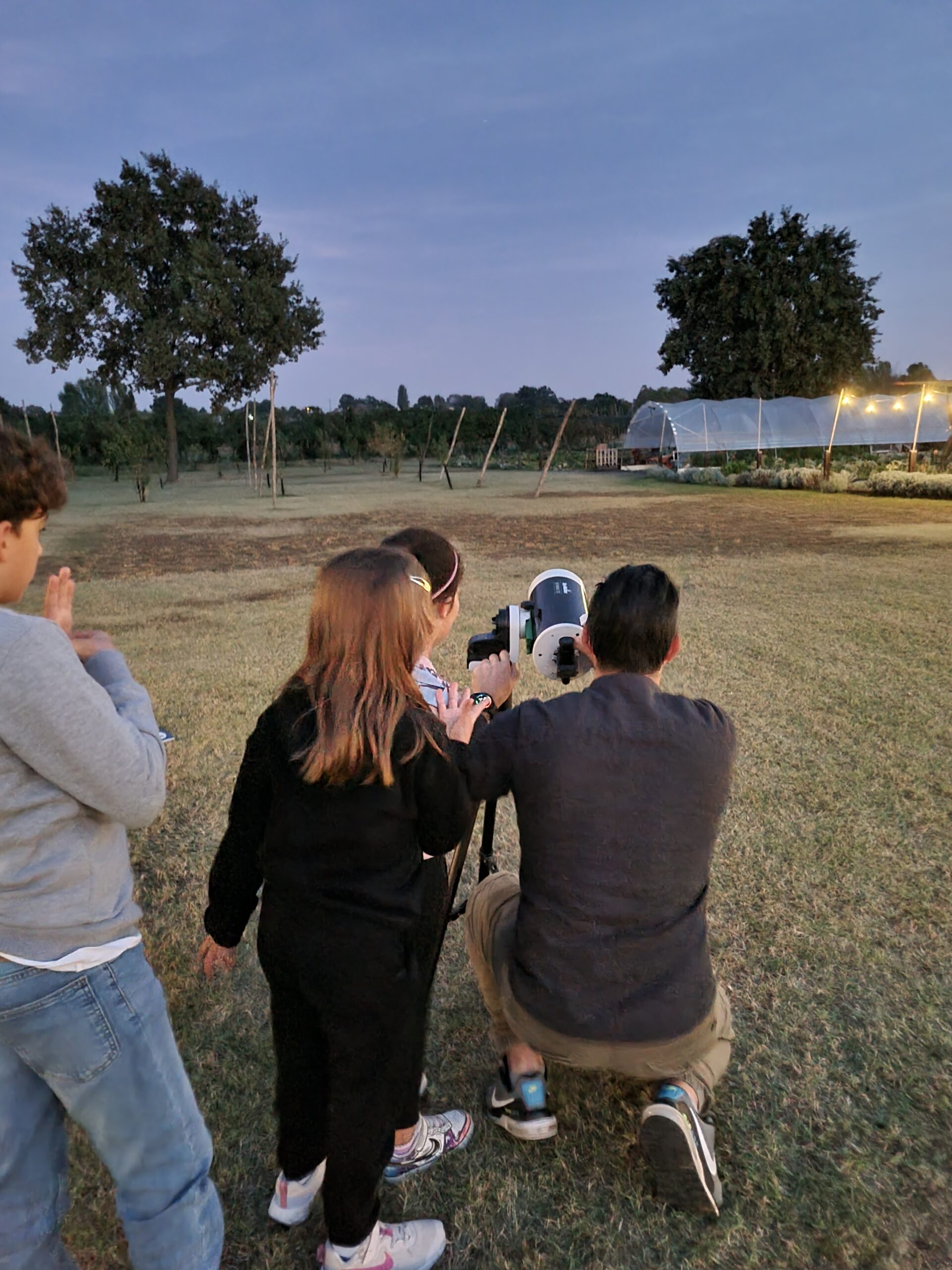 CONFERENZA FOTOGRAFICA per adulti e ragazzi dedicata alla fotografia notturna.