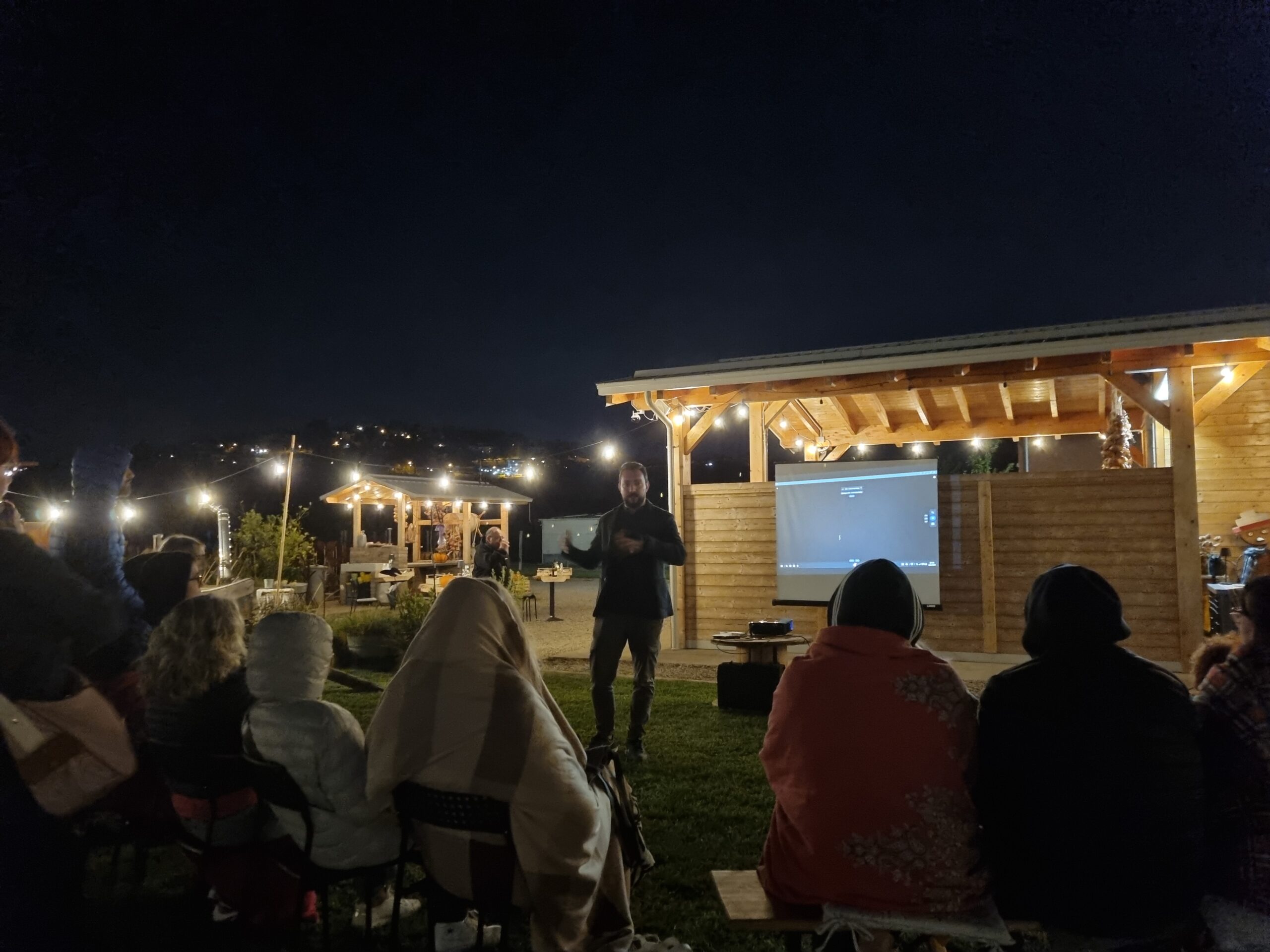 CONFERENZA FOTOGRAFICA per adulti e ragazzi dedicata alla fotografia notturna.
